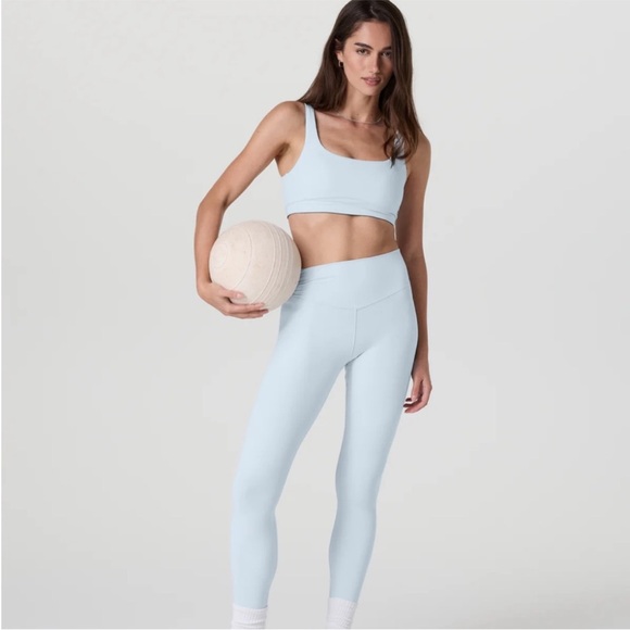 Vuori Pants - Vuori All The Form Legging High Rise Performance Stretch Bliss blend Blue L NEW